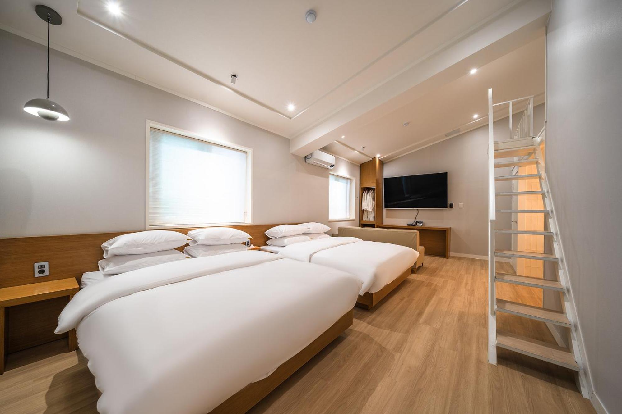 Mono Hotel Suwon Exterior photo