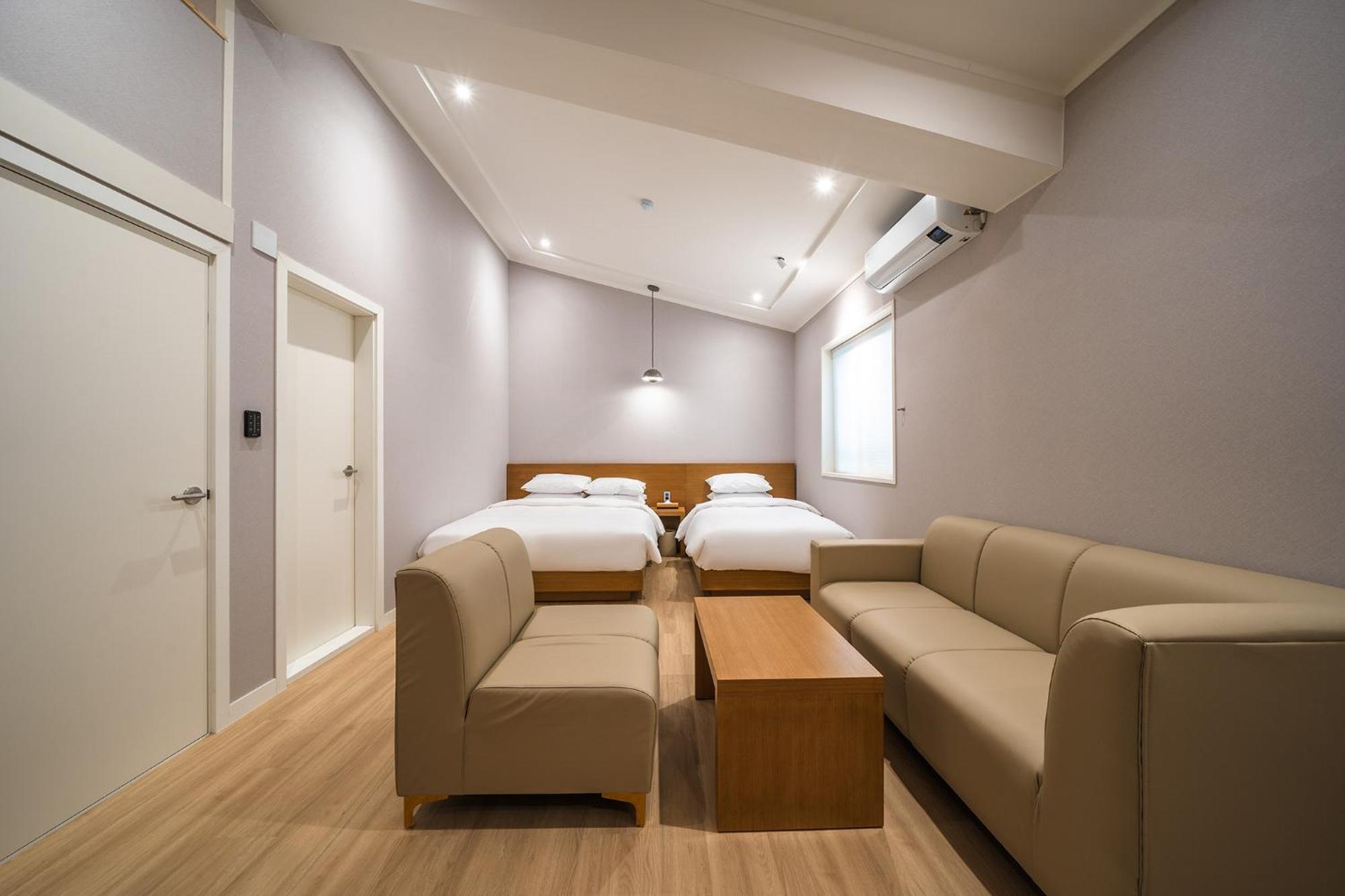 Mono Hotel Suwon Exterior photo
