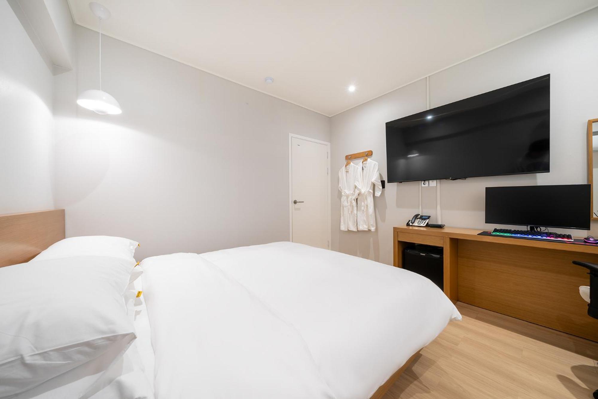 Mono Hotel Suwon Exterior photo